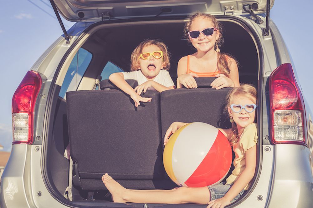 10 Essential Car Emergency Kit Items for Parents