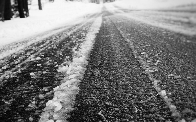 Driving Tip: How to Handle Driving on Black Ice